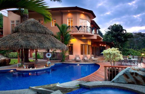 Jaco House | Casa Oasis 5 bdrs private pool in Los Suenos