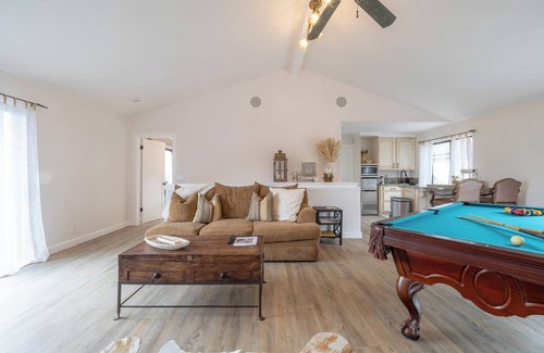 Monterey House | Casa on the Hill