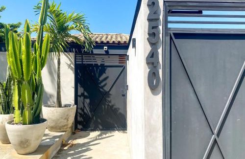 Prainha House | Casa Pé na Areia em frente à Ilhabela