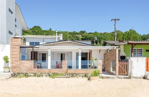 Biguacu House | Casa pé na areia SC