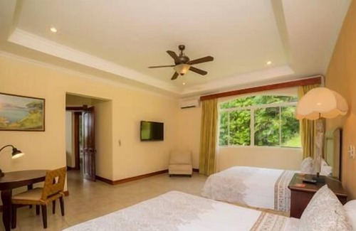 Jaco House | Casa Pacifica