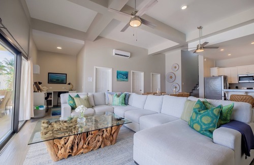 San Pedro House | Casa Paloma: Unwind in Style with Breathtaking Caribbean Views.