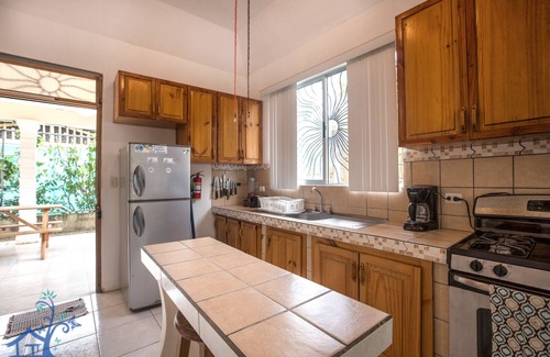 Puerto Viejo de Talamanca Ski Chalet | Casa Pan Dulce, minutes from Puerto Viejo Beaches!