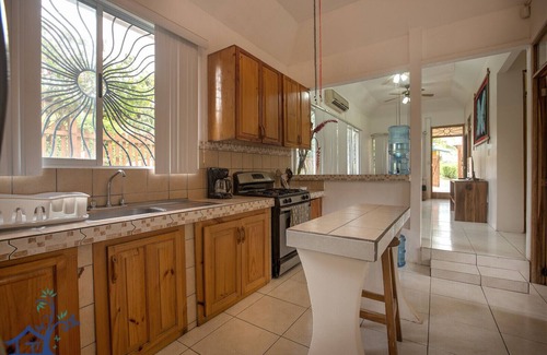 Puerto Viejo de Talamanca Ski Chalet | Casa Pan Dulce, minutes from Puerto Viejo Beaches!