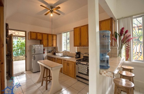 Puerto Viejo de Talamanca Ski Chalet | Casa Pan Dulce, minutes from Puerto Viejo Beaches!