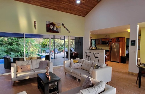 Valle Pura Vida House | Casa Paraíso en la Jungla, 4 Bedroom, Canopy level home