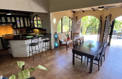 Xihu Villas House | Casa Paraiso - Tropical Getaway Close to Beach