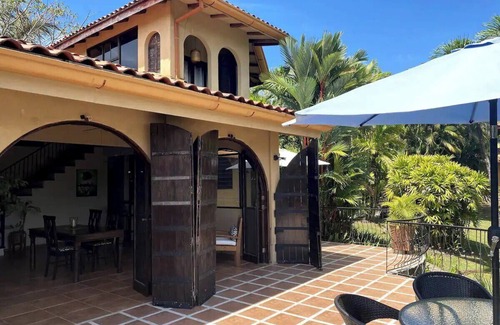 Xihu Villas House | Casa Paraiso - Tropical Getaway Close to Beach