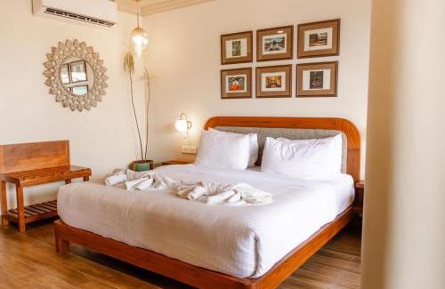 Baga Hotel | Casa Peacock