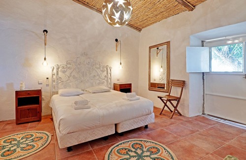 Gorjoes Villa | Casa Pedra 2 Bedroom Country House