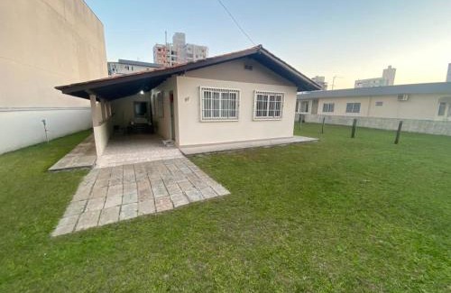 Gravata House | Casa Perto da Praia 100m em frente a pedra Miraguaia Gravatá