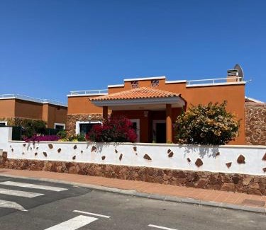 Caleta de Fuste Villa | Casa Piedra, Luxury Family Front Line Golf, Hot Tub,Pool Table, 8 pers, Caleta de Fuste
