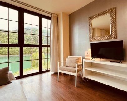 Lanuza Apartment | CASA PIXURRI en Lanuza compuesta de 5 apartamentos turísticos en casona pirenaica, a 10 minutos de las ESTACIONES de ESQUÍ de FORMIGAL-PANTICOSA