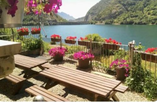 Lanuza Apartment | CASA PIXURRI en Lanuza compuesta de 5 apartamentos turísticos en casona pirenaica, a 10 minutos de las ESTACIONES de ESQUÍ de FORMIGAL-PANTICOSA