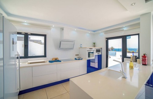 Yaiza Villa | Casa Playa Vista - Four Bedroom Villa, Sleeps 8