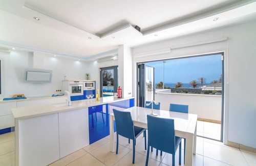 Yaiza Villa | Casa Playa Vista - Four Bedroom Villa, Sleeps 8