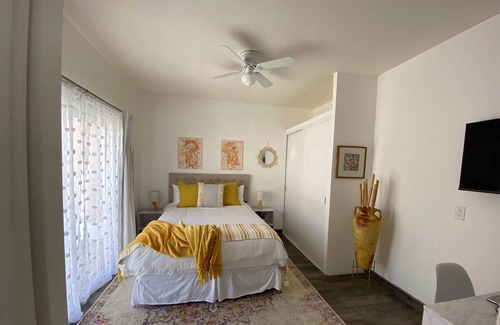 La Fonda House | Casa Plaza Del Mar Baja, New Luxury Beachfront 3 bd, 4 ba pool spa private beach