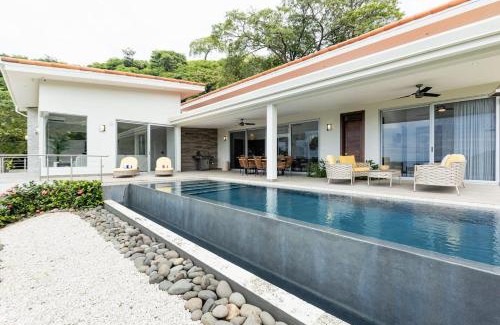 Playa Hermosa House | Casa Plumnelly