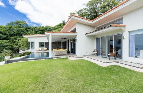 Playa Hermosa House | Casa Plumnelly