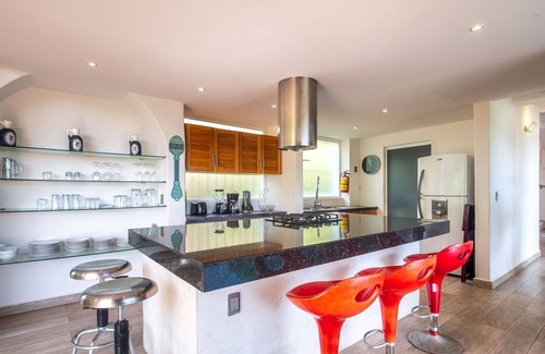 P Chahue Villa | Casa Portamare - Modern Oceanfront Villa