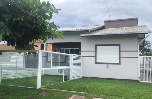 Imbituba House | Casa praia de Itapirubá a 100 metros do mar