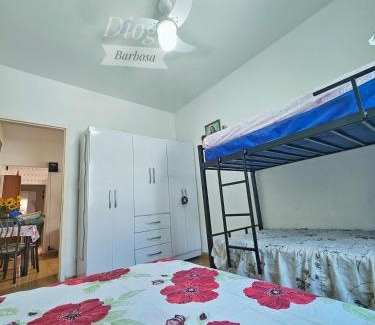 Tupi House | Casa Praia Grande WIFI 3dorm 2ban 2carr churrasq 400mts da praia Tupi
