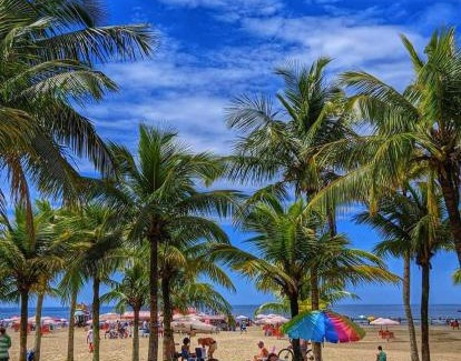 Tupi House | Casa Praia Grande WIFI 3dorm 2ban 2carr churrasq 400mts da praia Tupi
