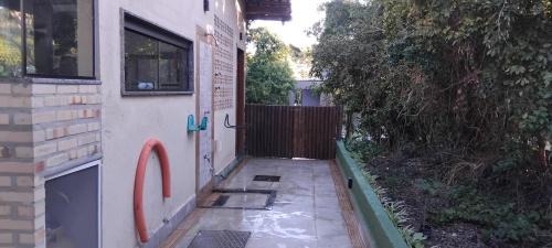 Praia Rasa House | Casa praiana em condominio com lazer