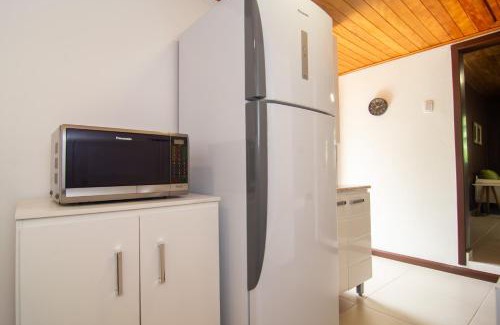 Santinho Villa | Casa Praiana poucos passos do Mar, Santinho AB9757