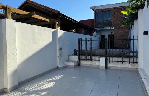 Asuncion Apartment | Casa Privada con Piscina y Parking Gratis en Asunción