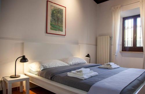 Tuscolano Apartment | Casa Q163A Tuscolana Next to Metro