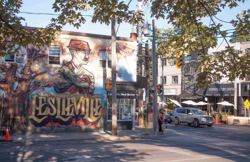 Leslieville Apartment | Casa Queen- Elegant Suite in Leslieville