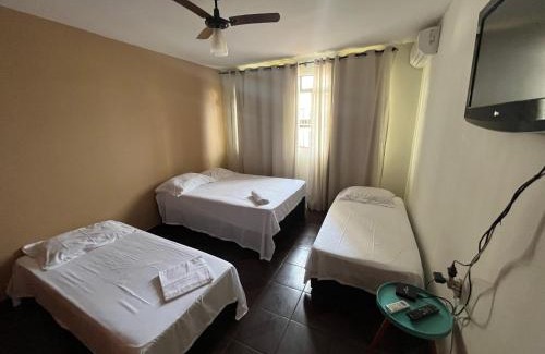 Goiania House | Casa Quintal Bueno! 5 quartos com ar split e internet ultra! Perto do melhor de Goiânia! Marista Parques Areião e Vaca Brava Hospital Premium Mater Dei Blue Fit Perdomo Goiânia Shopping!