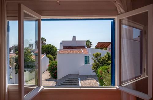 Prainha Ski Chalet | Casa Realengo directly on the beach and 3 communal pools