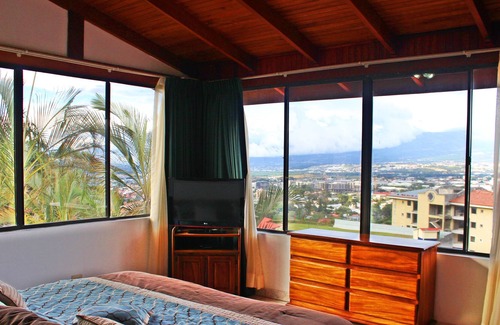 Escazu Apartment | Casa Reflejos City View