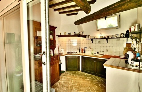Umbertide Villa | Casa Riozzo. PRIVATE TENNIS, PRIVATE POOL, out/indoor kitchens, free wifi