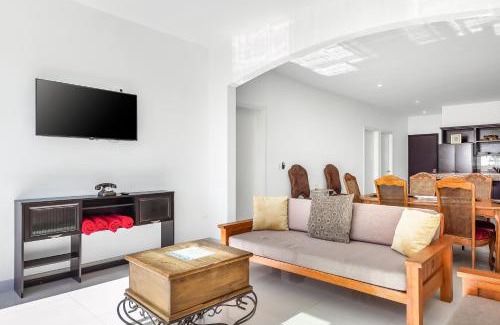 La Paloma House | Casa Roble 24 - Playa Arcangel