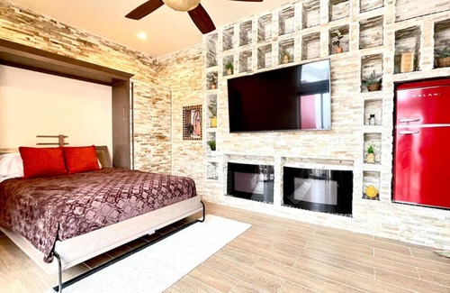 Costa de Oro House | Casa Roja - King Bed - 1block2beach - Las Playas