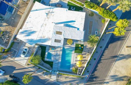 Sunmor House | Casa Roka - Room for the Whole Family