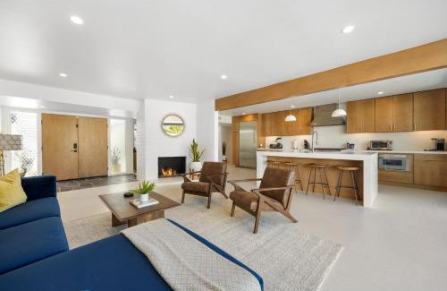 Sunmor House | Casa Roka - Room for the Whole Family