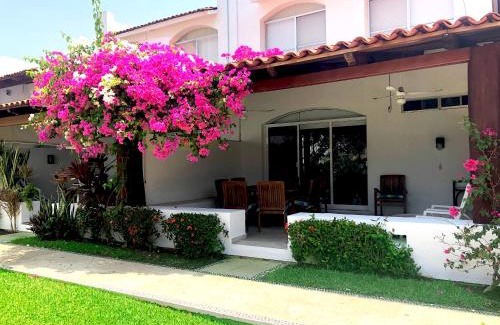 Ixtapa Villa | Casa Romantica De Playa
