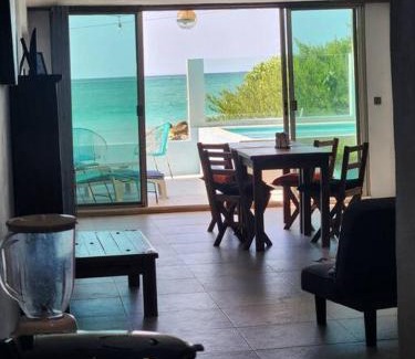 Puerto Yucalpeten House | Casa Rosa 2 bedroom beach fronted home with private pool