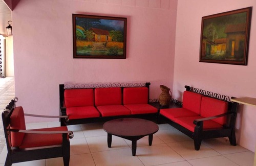 Leon Bed & Breakfast | Casa Rosada