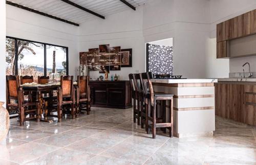 La Cumbre House | Casa Rouse Botanic
