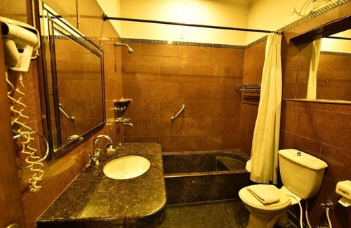 Chittaranjan Hotel | Casa Royal
