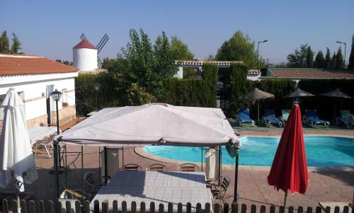 Bolanos de Calatrava House | Casa rural con piscina y pista de padel - Casa de Pacas