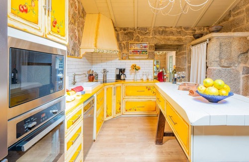 A Lama Cottage | Casa Rural con Piscina, Barbacoa y Jardín Cerca de la Costa