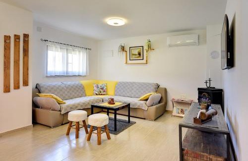 Pula House | Casa Sandi
