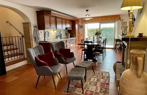 Cecina Cottage | Casa Sara 3 km from the sea, with aircon by ToscanaTour