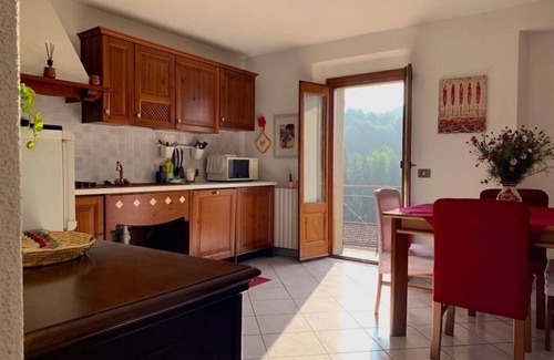 Plesio Apartment | Casa Savina, Stunning Lake and Mountain Views, Private Garden With Parking Space